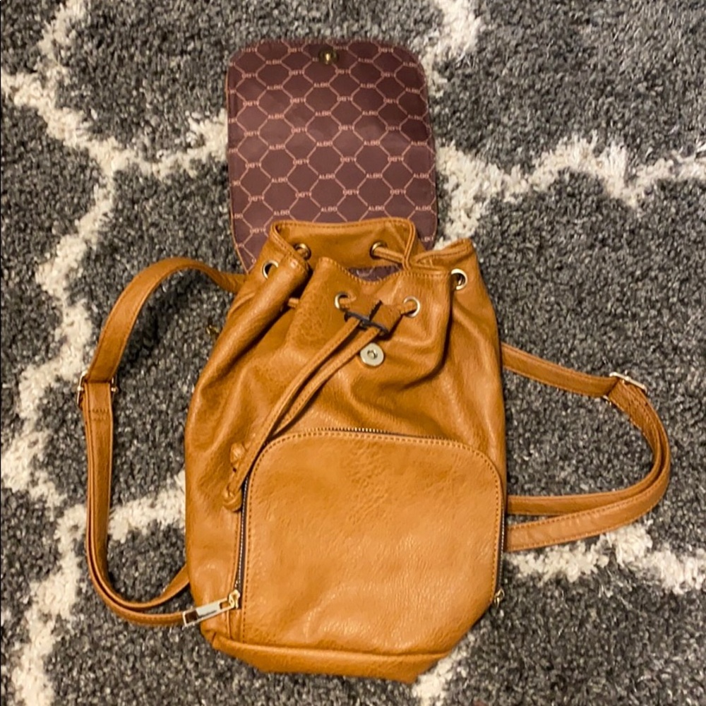 Backpack - Picture 2 of 3